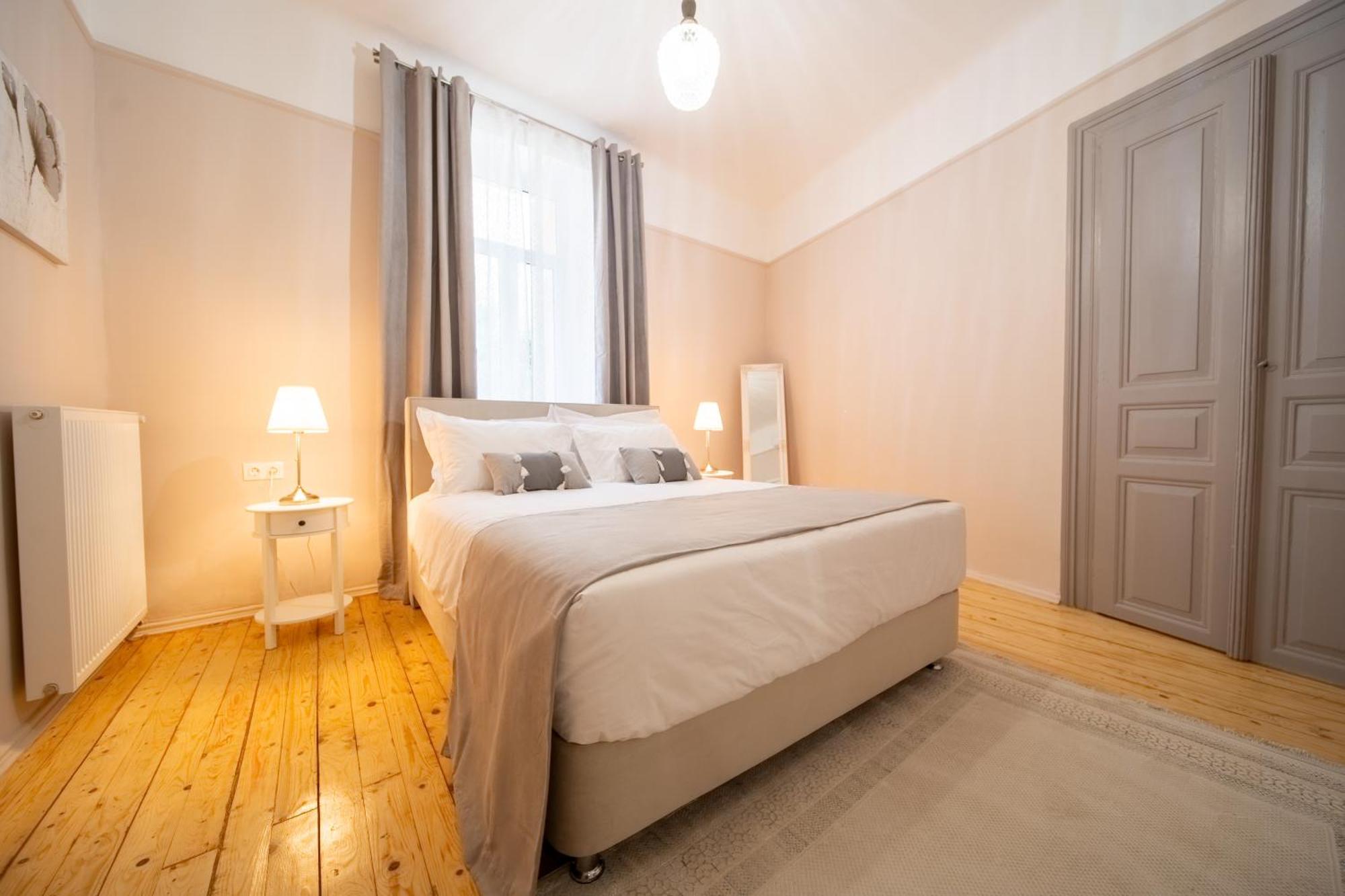 Oikia Tripodon Apartment Athens Exterior photo